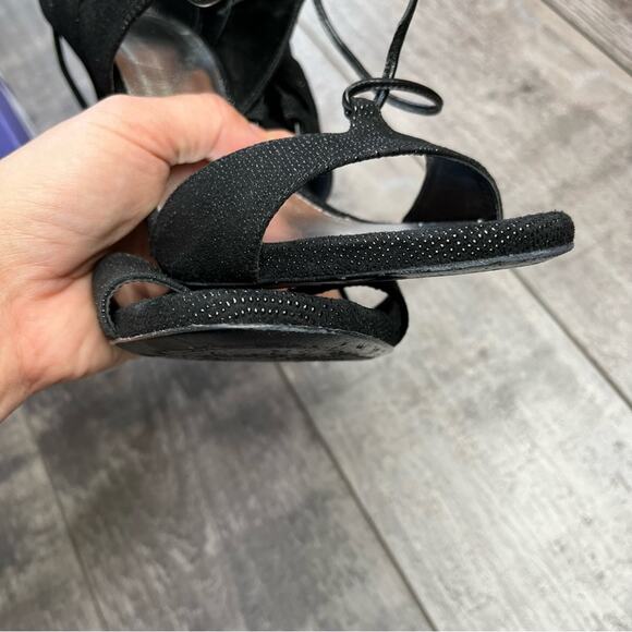 STUART WEITZMAN Legwrap Black Goose Bump Stiletto Sandal Heels with Box 8.5 - Picture 8 of 15